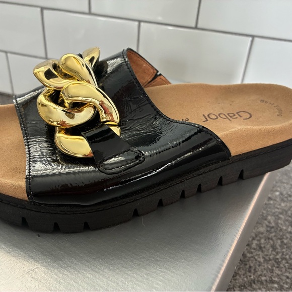Gabor Black Patent Sandals with Gold Chain - Picture 3 of 6